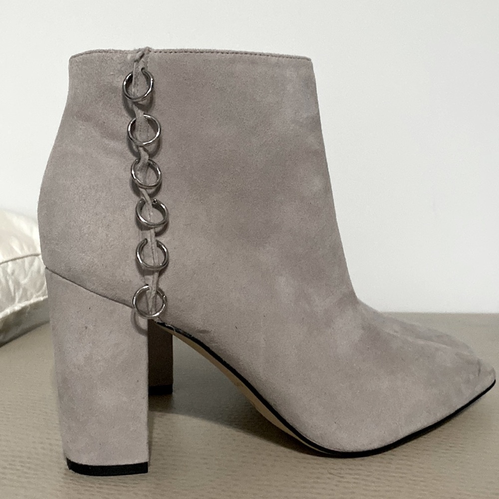 Gray sued boots
